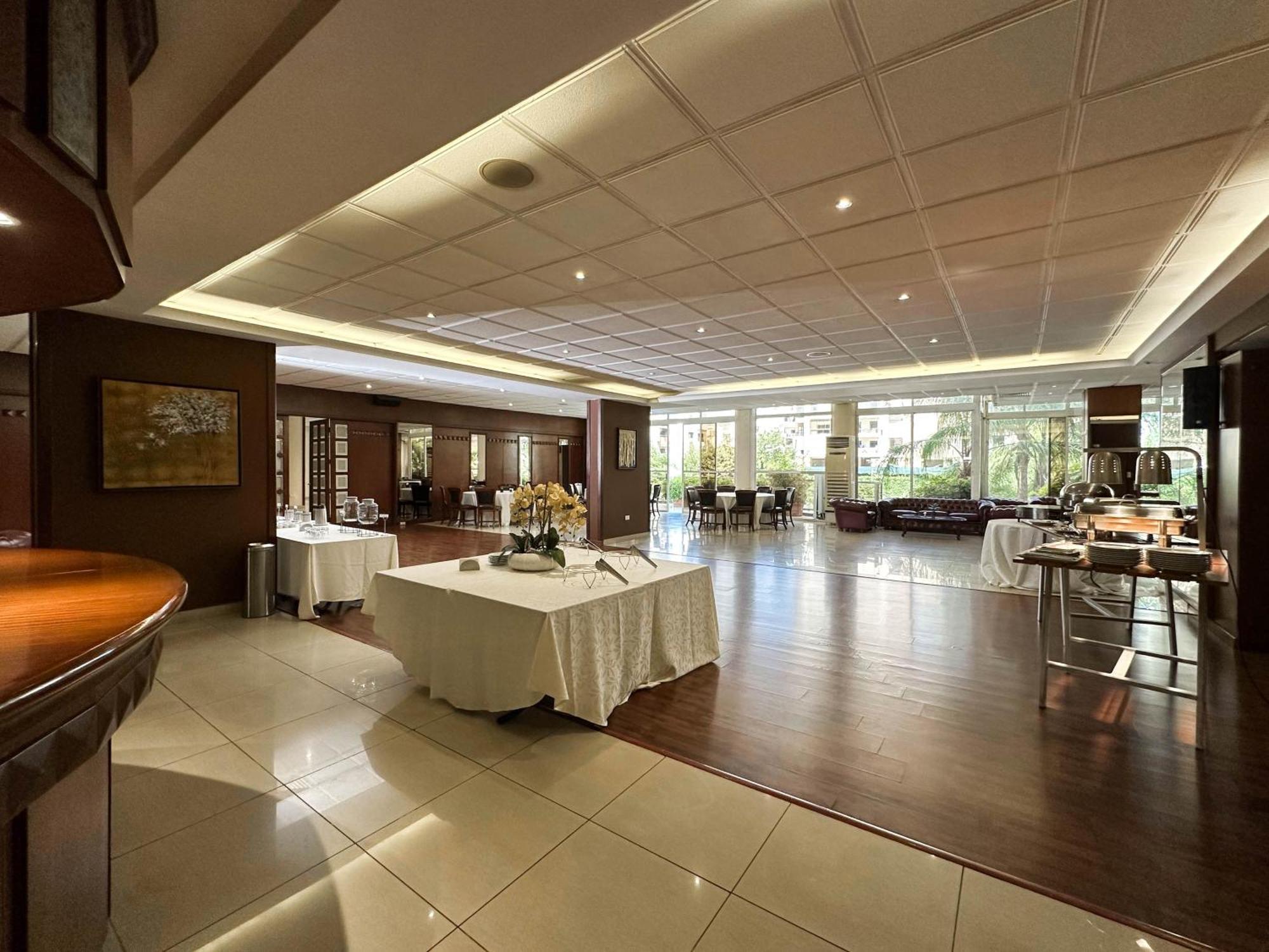 Cosmopolitan Hotel Beirut Eksteriør bilde